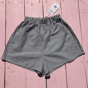 zaful grey white stripe shorts